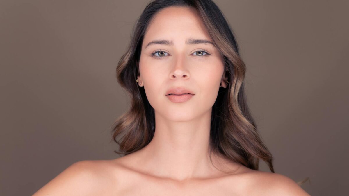 Machiajul minimal câștigă teren în România în 2024