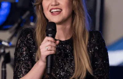 Kelly Clarkson dezvăluie metodele pentru a-și ajuta copiii