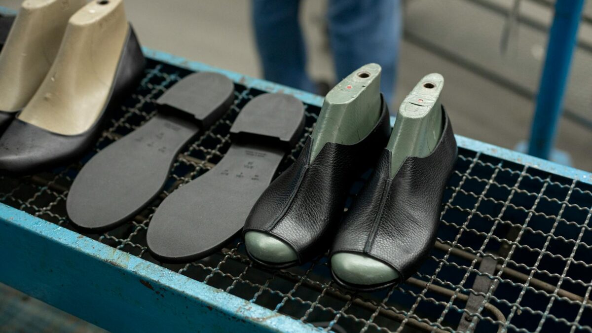 Încălțăminte românească se scumpește în 2026 din cauza tarifelor