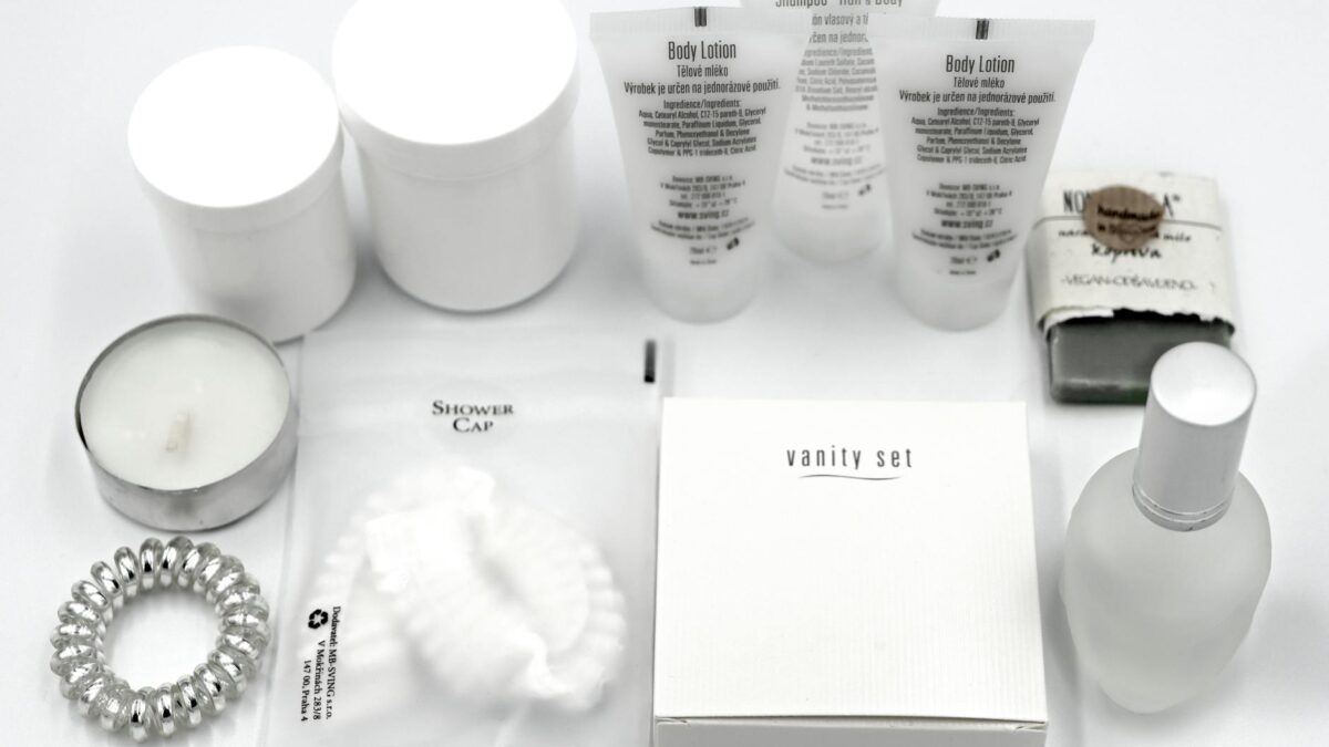 SHAMPOOHOTEL lansează Miami Travel Kit la Ulta Beauty