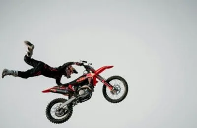 Johnny Knoxville confirmă Jackass 5 pentru iunie 2025