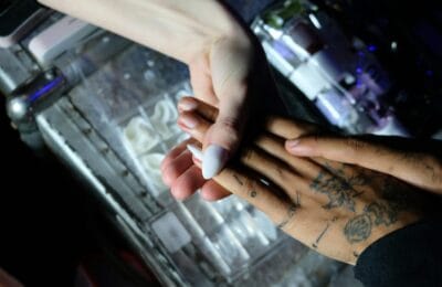 Nail art ianuarie 2026: 18 modele simple pentru Anul Nou