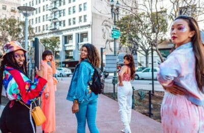 Tendințe modă 2025: stilurile globale unificate în denim