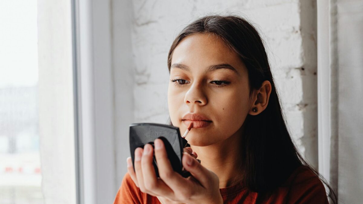 Rujul de lunga durata: 7 trucuri pentru machiaj rezistent