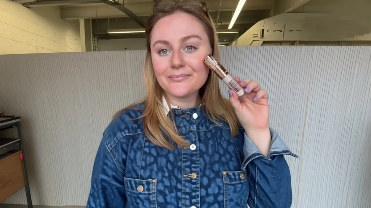 Noul corector Charlotte Tilbury Airbrush Flawless promite 24 de ore de rezistență