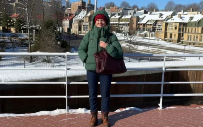 Geanta DeMellier New York vine cu detalii de lux la un preț de 695 de dolari