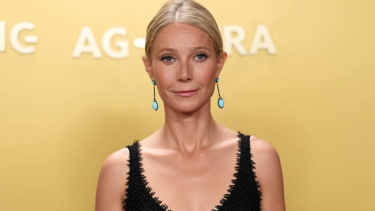 Gwyneth Paltrow readuce stilul anilor ’90 cu o manichiură ultra-întunecată