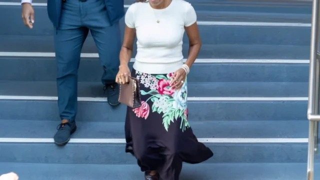 Pachetul de stil Tory Burch vine cu accesorii Gucci și un look retro anii ’30