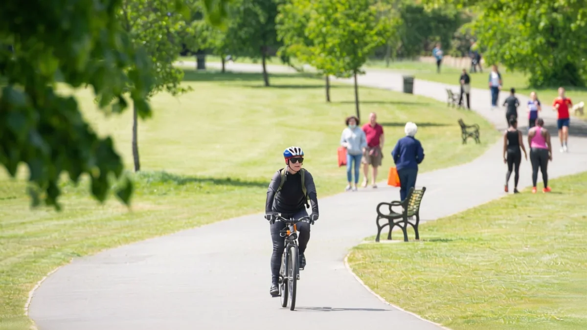 Analiză – bicicleta este de 4 ori mai eficientă decât mersul pe jos