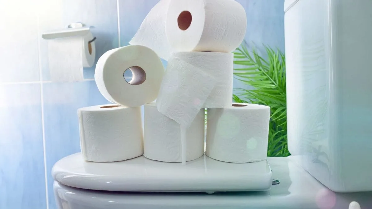 Trucul cu ulei esențial care parfumează baia pentru o săptămână