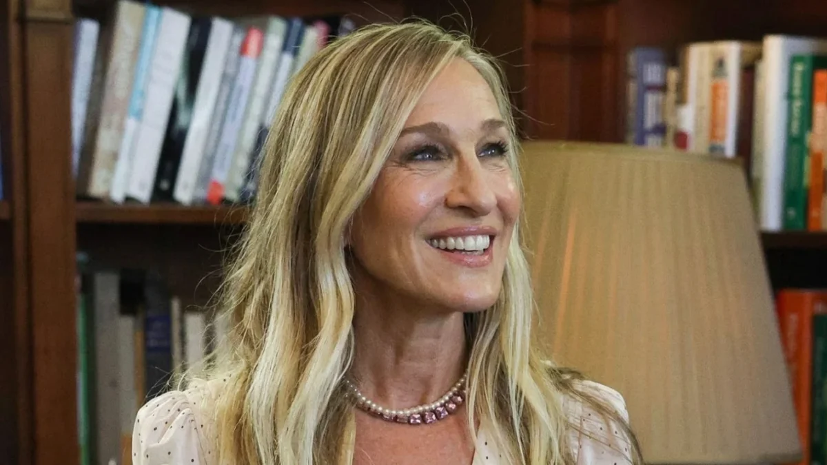 Sarah Jessica Parker o întâlnește pe Regina Camilla într-o ținută-omagiu