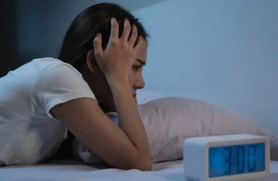 Avertisment pentru femeile stresate. Motivul real pentru care te trezești la 3 dimineața