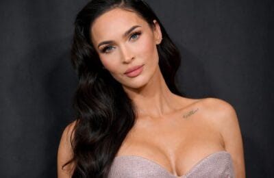 Manichiura lui Megan Fox combină french clasic, blooming gel și accente 3D argintii