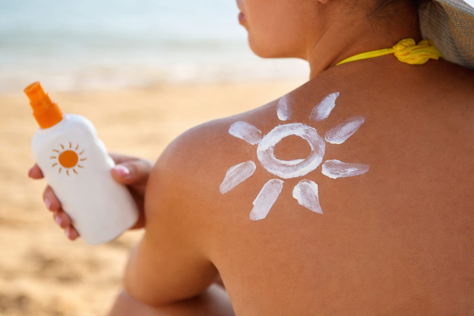 De ce o arsură solară de la 20 de ani poate crește riscul de cancer de piele la 65 de ani
