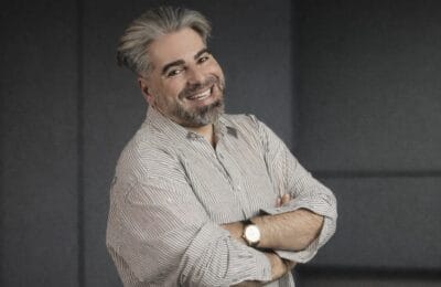 Maurice Munteanu a prezentat apartamentul de aproximativ 60 de metri pătrați cumpărat cu 115.000 de euro